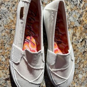 Blowfish Women's White Canvas Flats